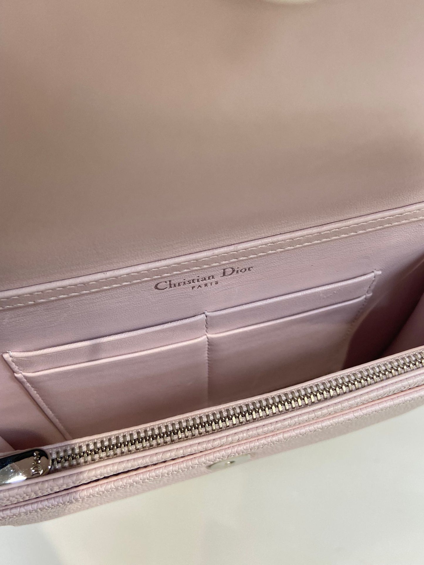 Dior 盾牌WOC
