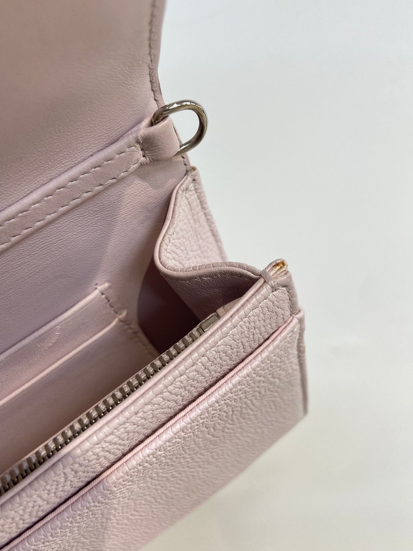 Dior 盾牌WOC