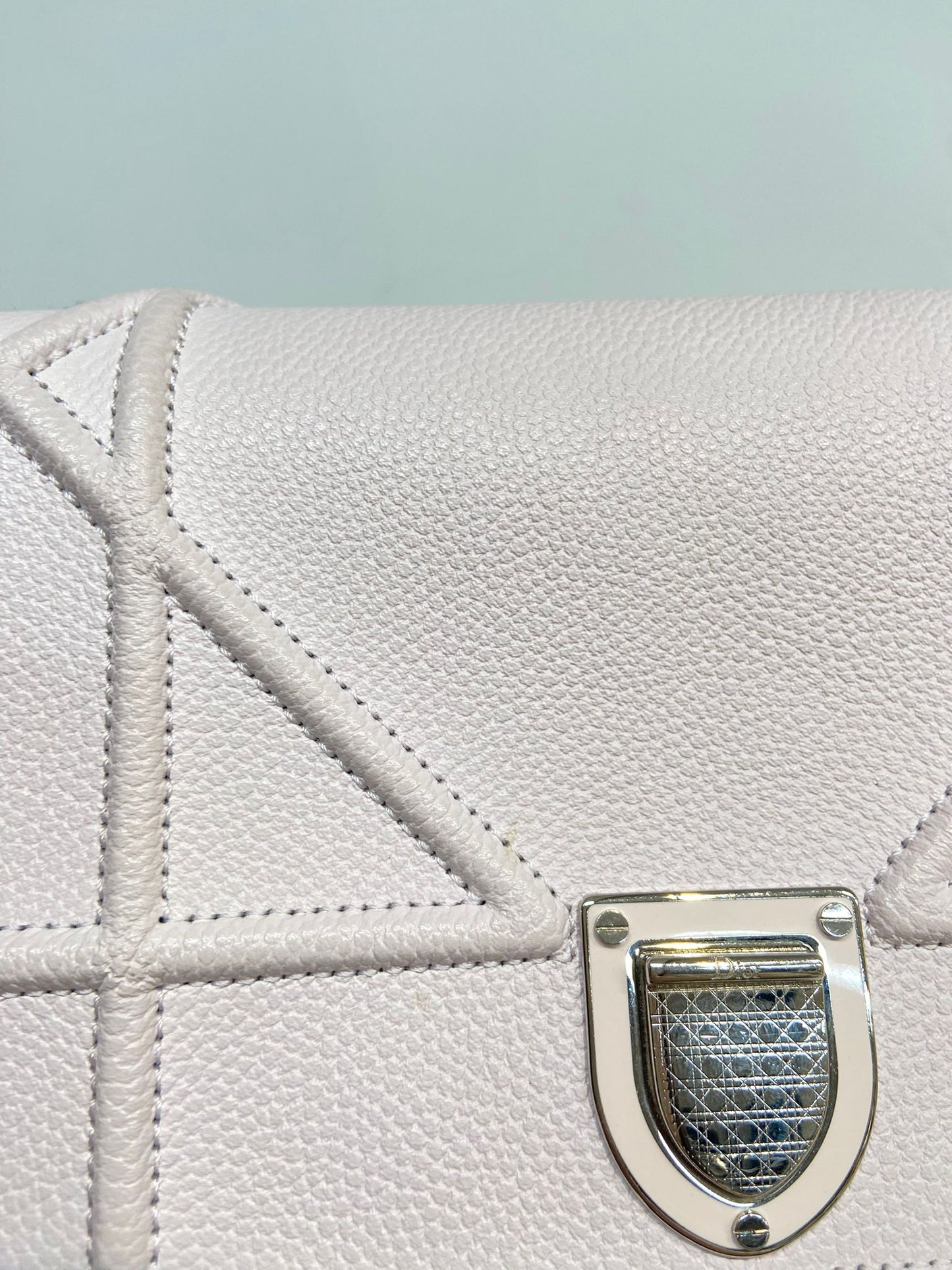 Dior 盾牌WOC