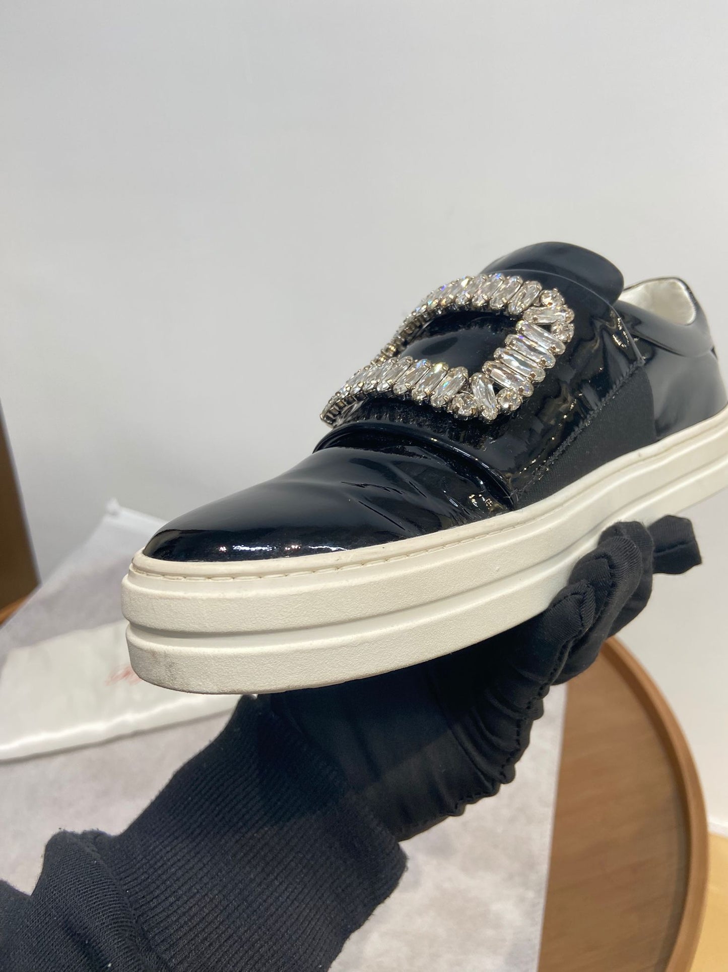 RV 黑色漆皮運動鞋
