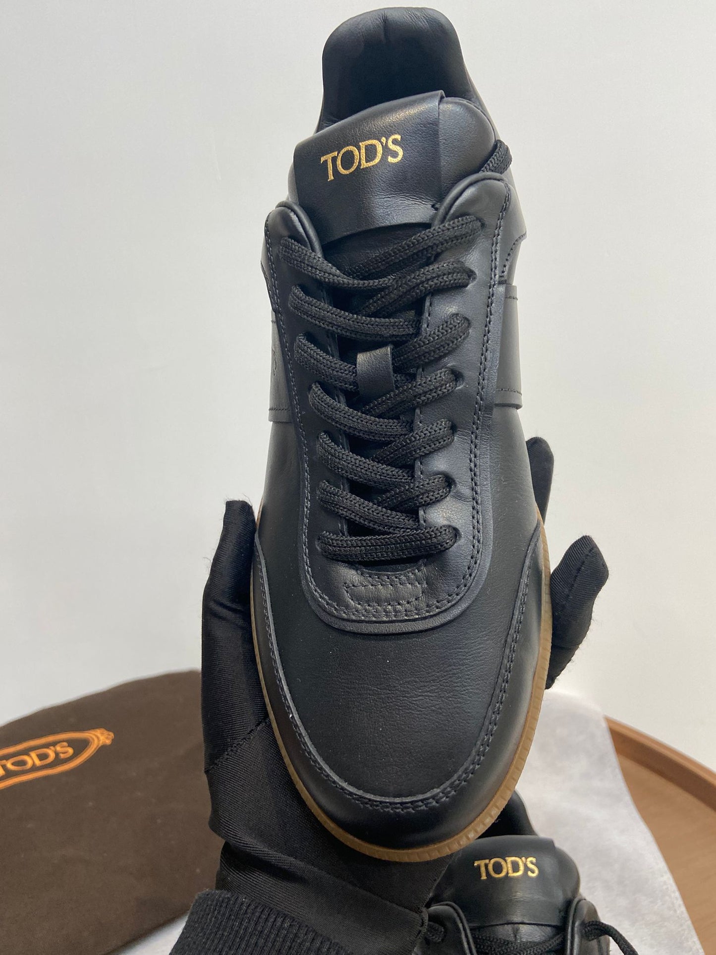 Tod’s黑色運動鞋 (未使用閑置品)