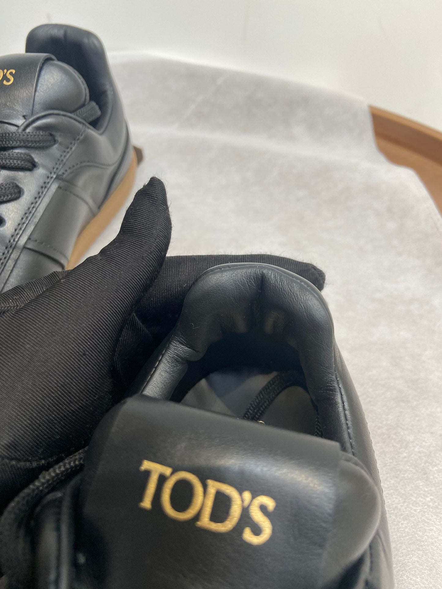 Tod’s黑色運動鞋 (未使用閑置品)