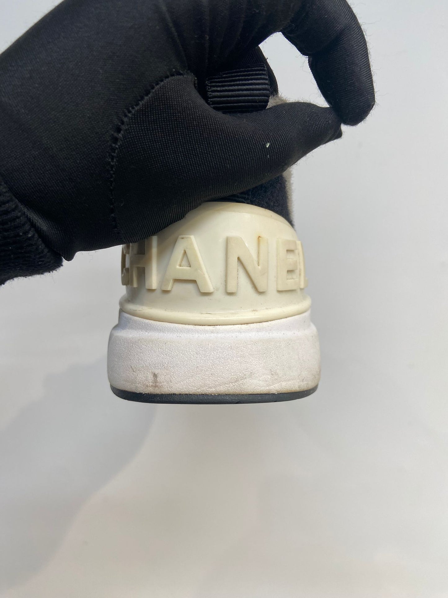 CHANEL 黑色運動鞋
