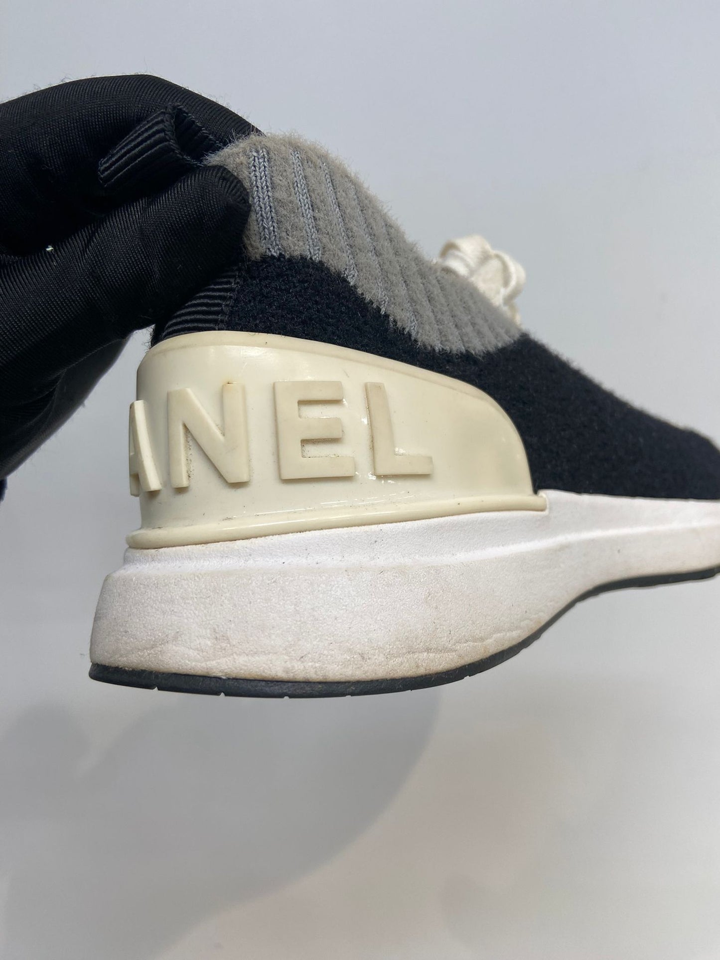 CHANEL 黑色運動鞋