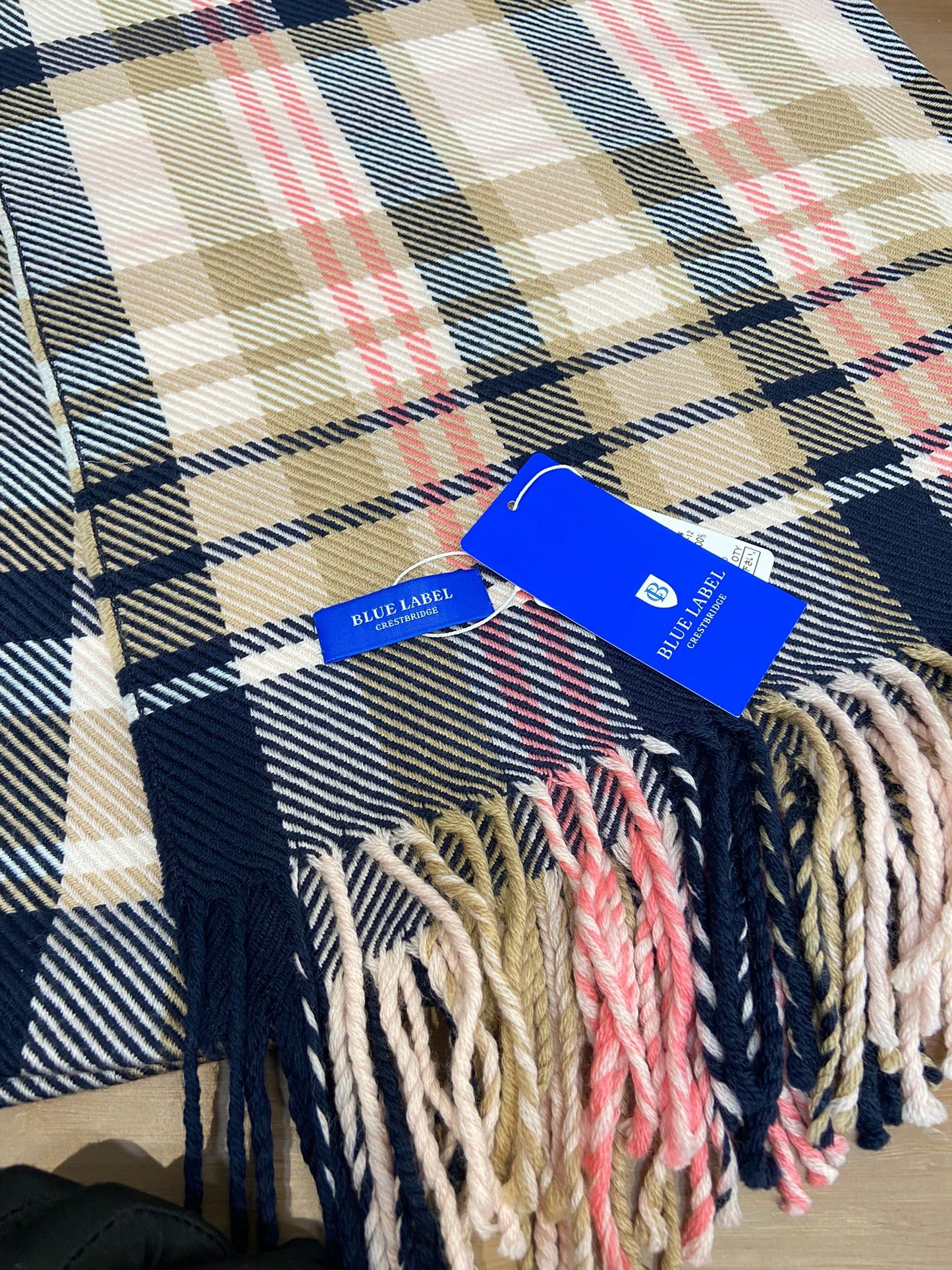Blue Label Crestbridge大披肩
