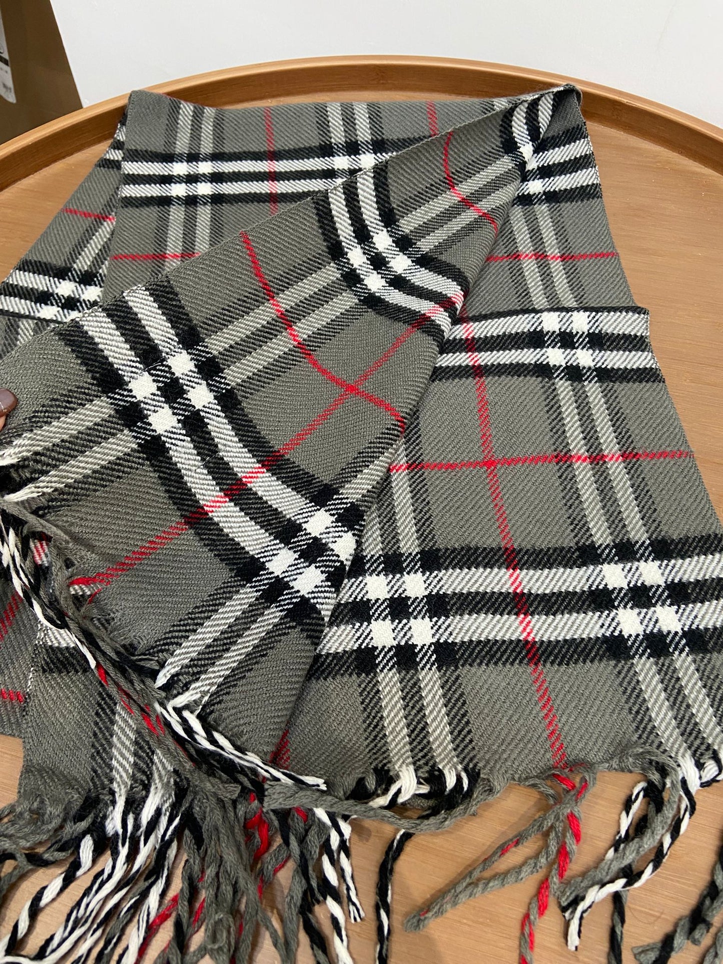 BURBERRY 灰色頸巾 有吊牌&包裝