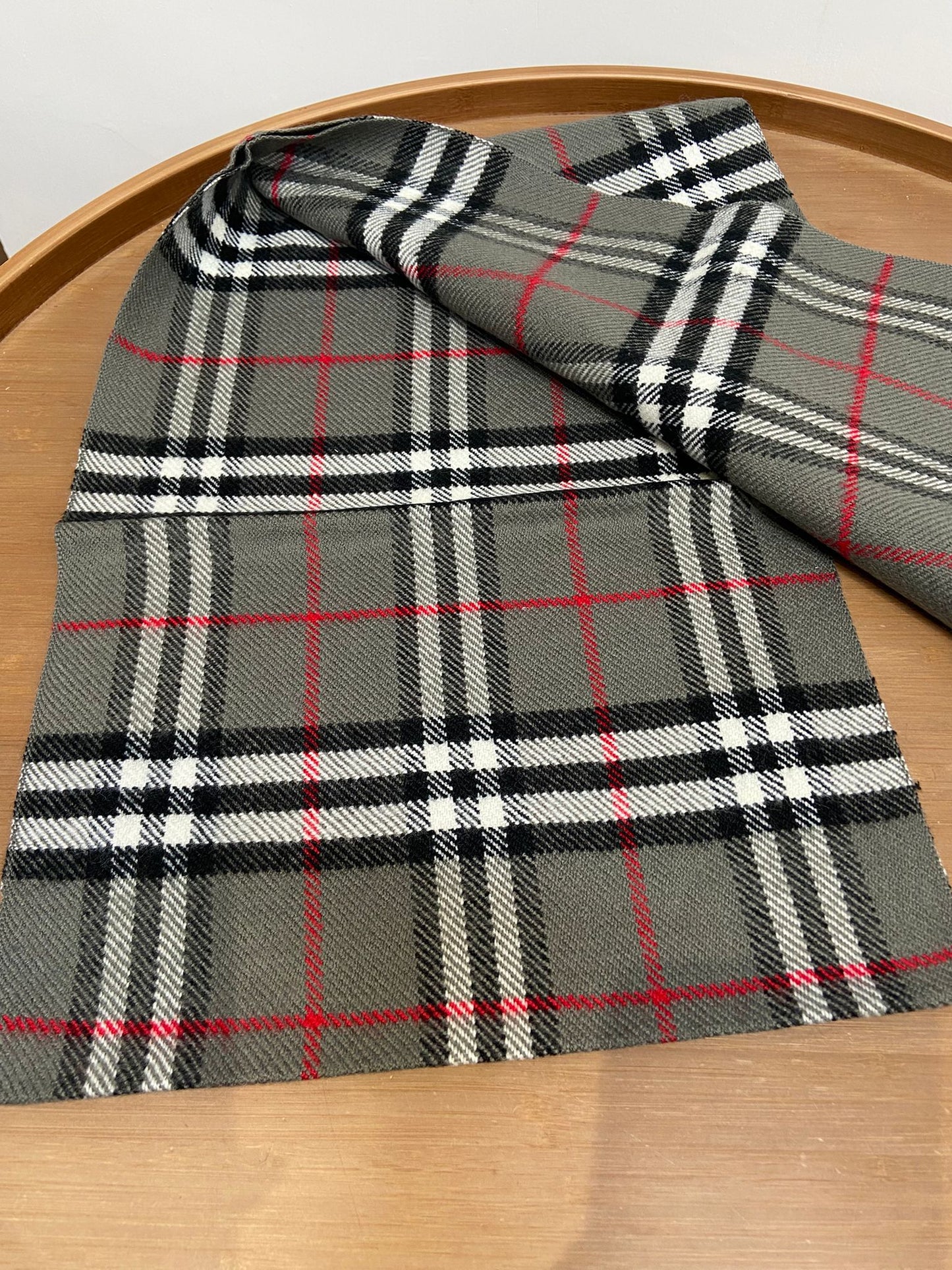 BURBERRY 灰色頸巾 有吊牌&包裝