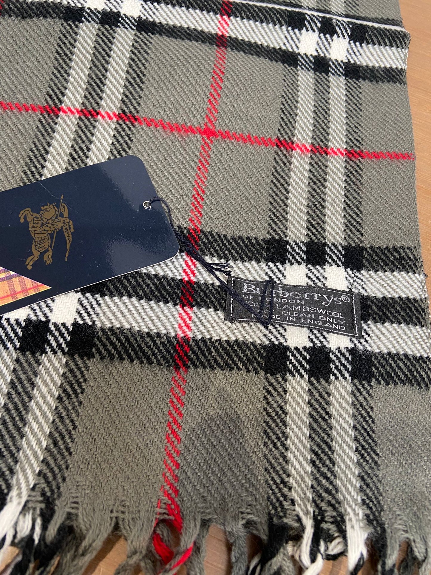 BURBERRY 灰色頸巾 有吊牌&包裝