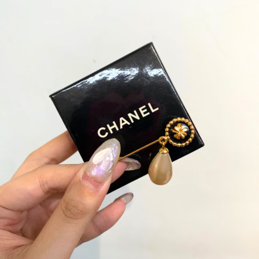 Chanel 四葉草珍珠心口針 有盒