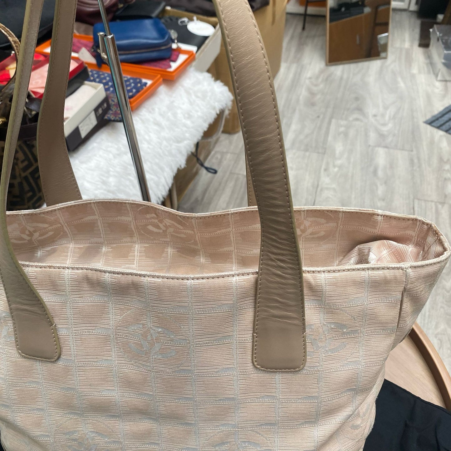 CHANEL冰格Tote 杏色 有卡有貼有塵袋