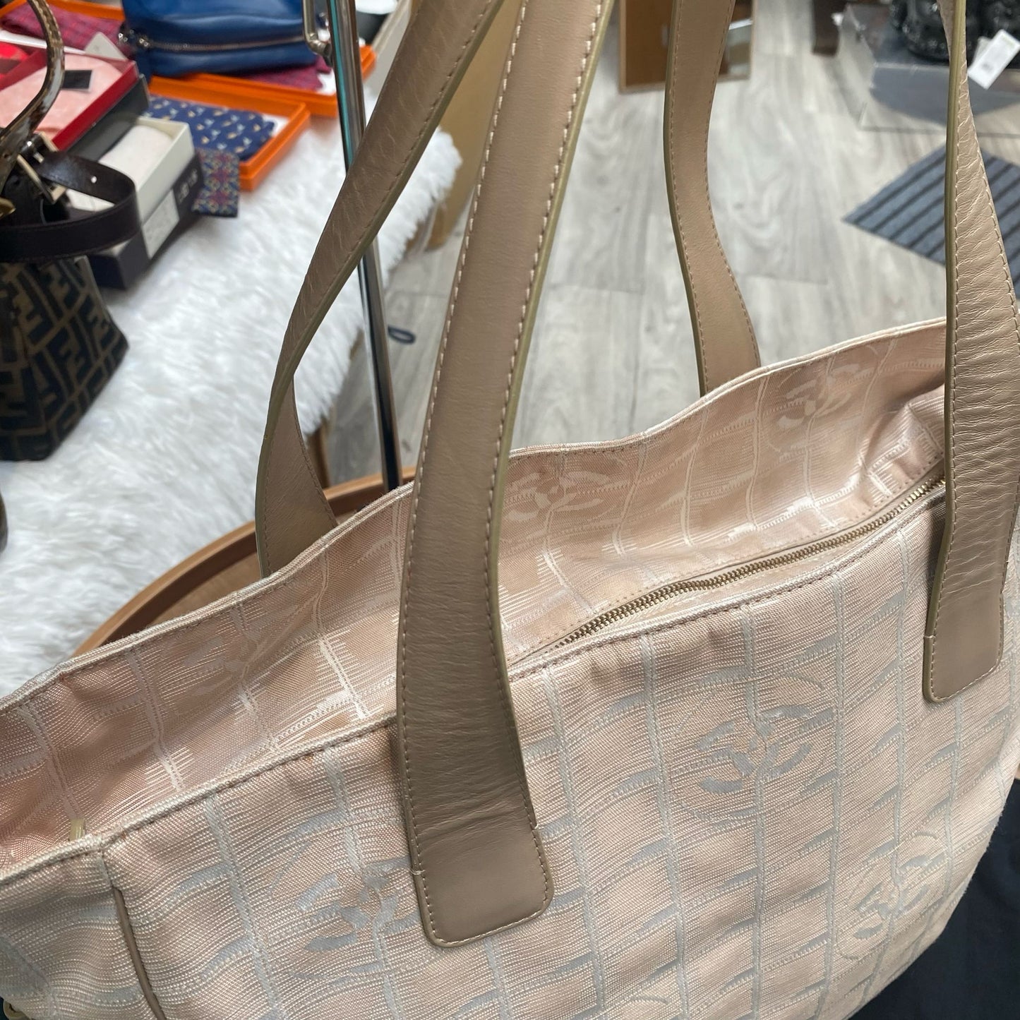 CHANEL冰格Tote 杏色 有卡有貼有塵袋