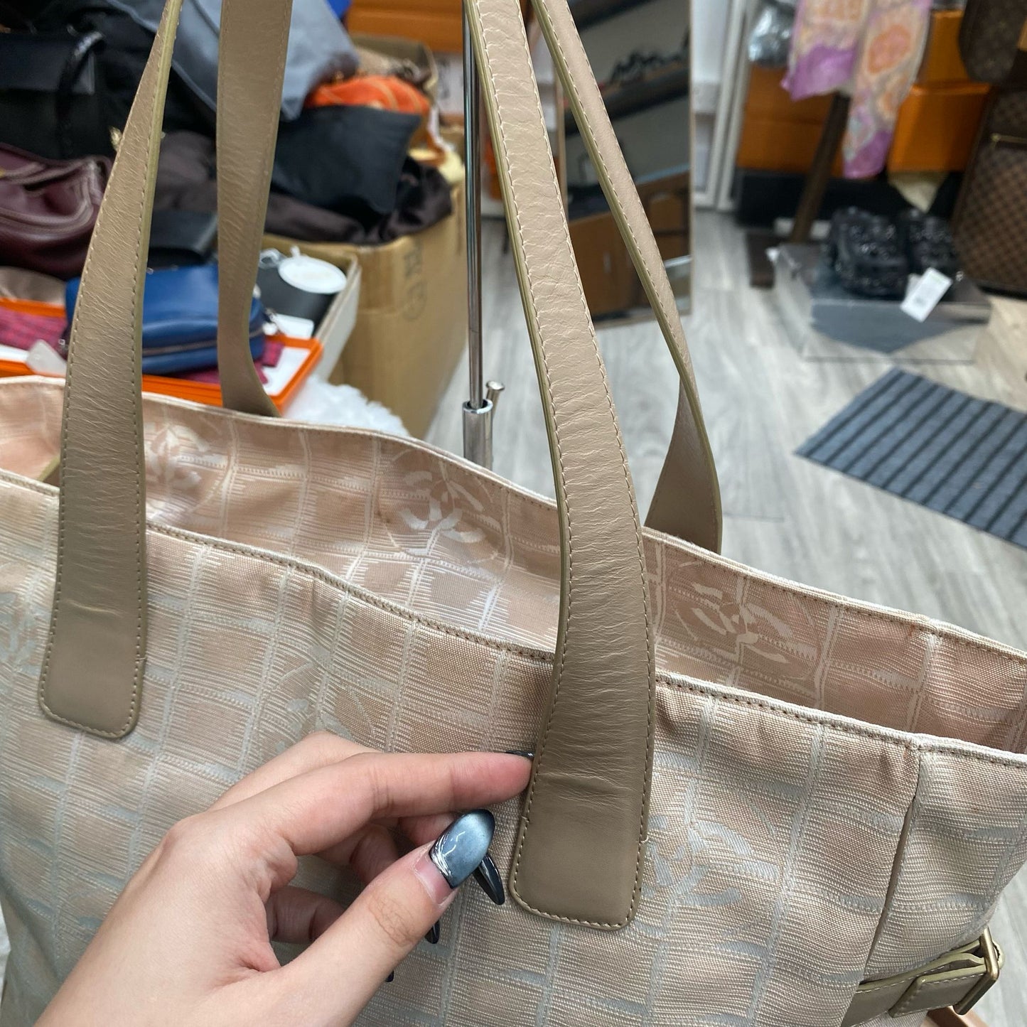 CHANEL冰格Tote 杏色 有卡有貼有塵袋