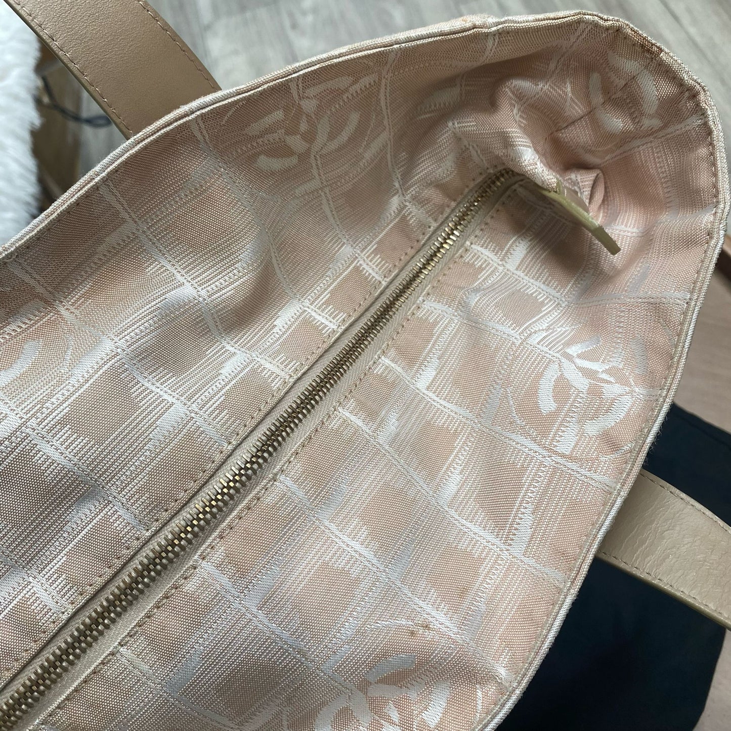 CHANEL冰格Tote 杏色 有卡有貼有塵袋