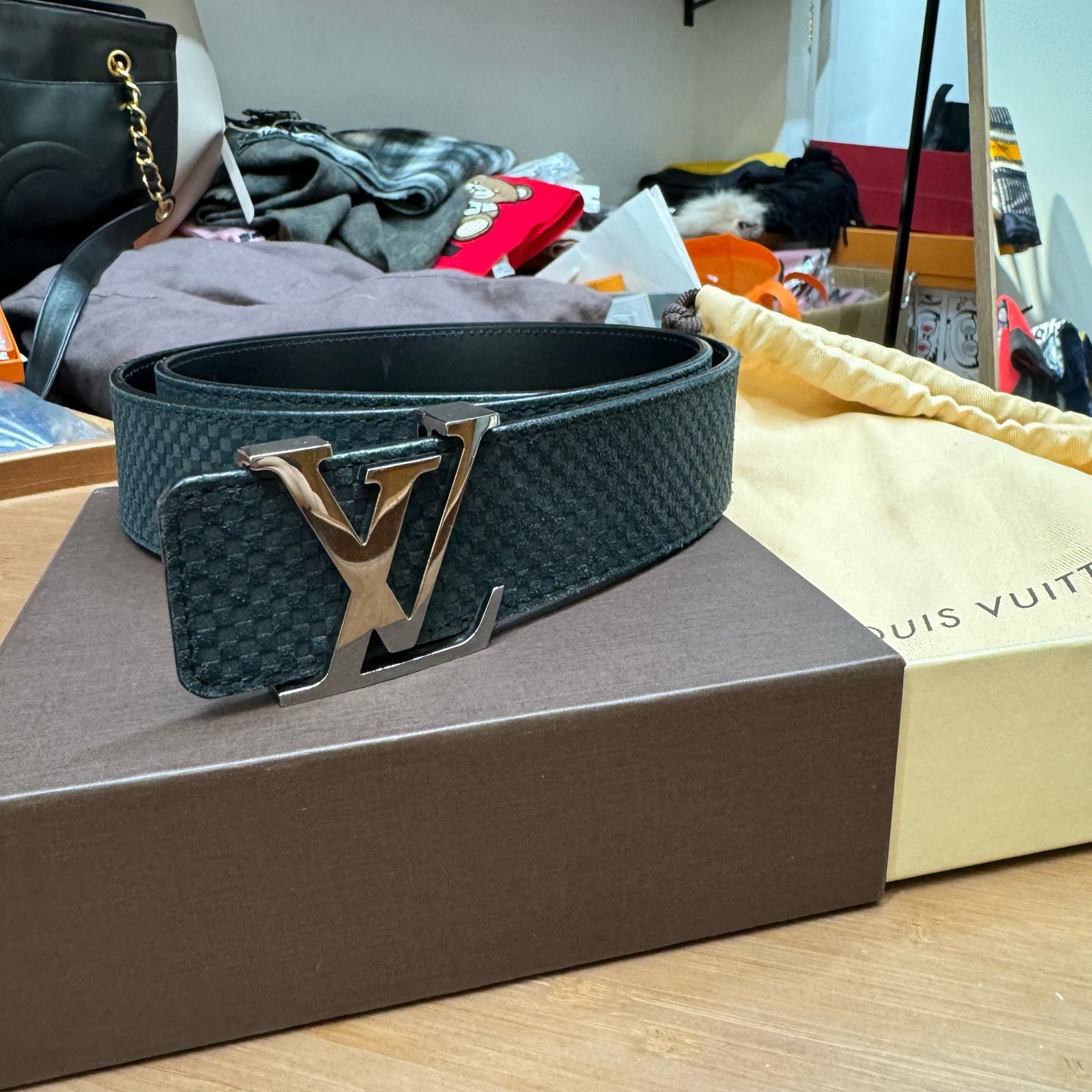 LV 男裝皮帶 有盒、塵袋
