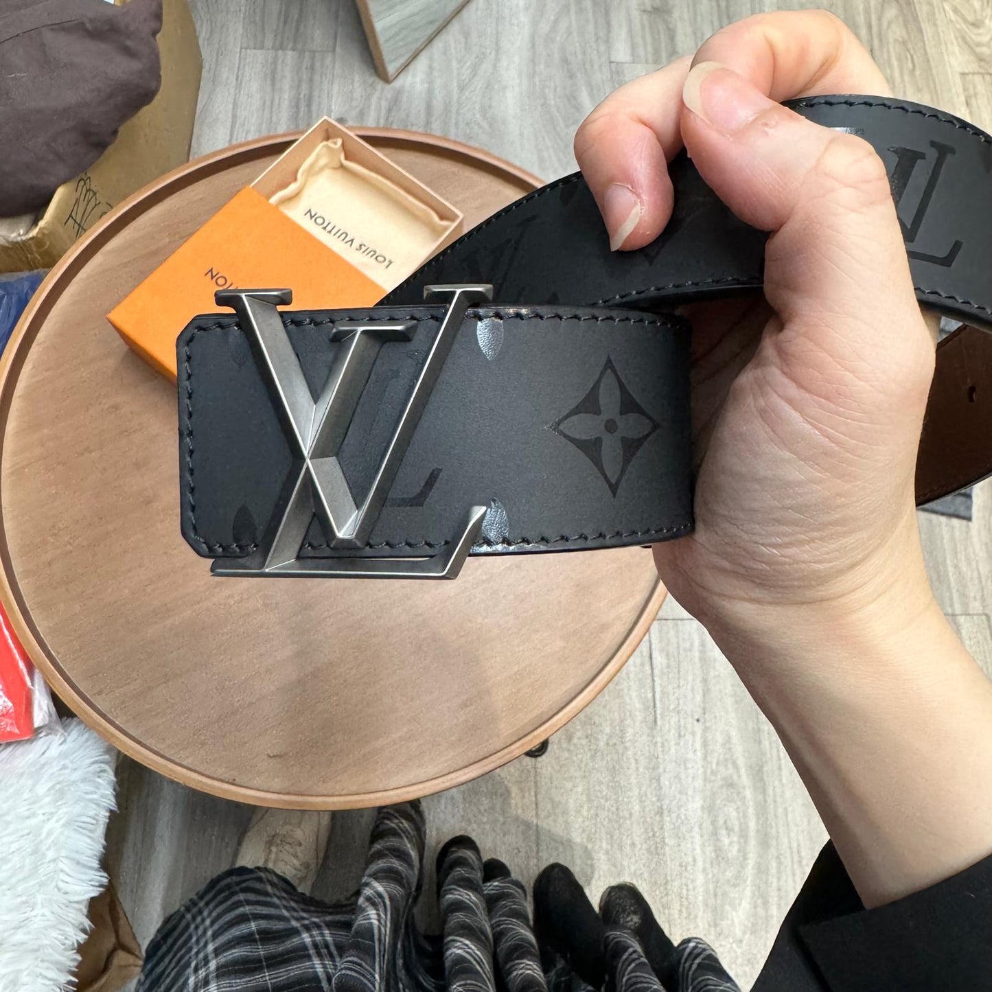 LV 男裝皮帶 有盒、塵袋