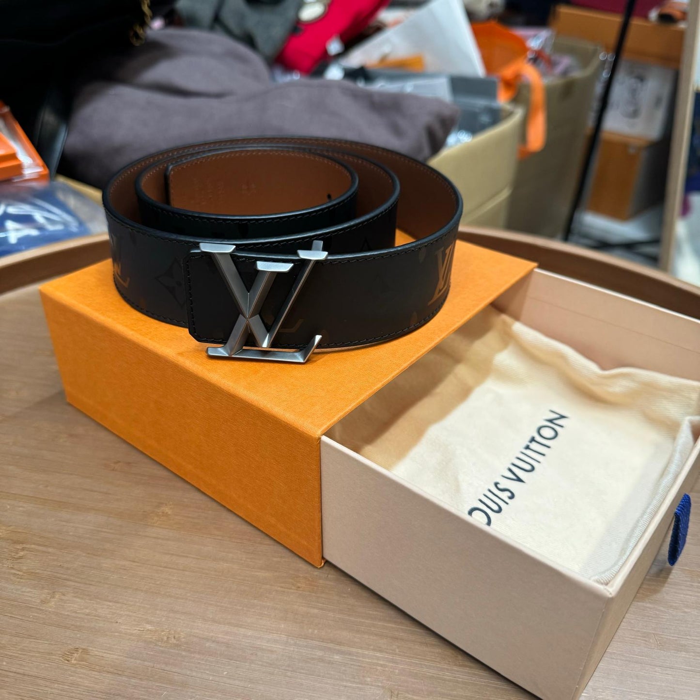 LV 男裝皮帶 有盒、塵袋