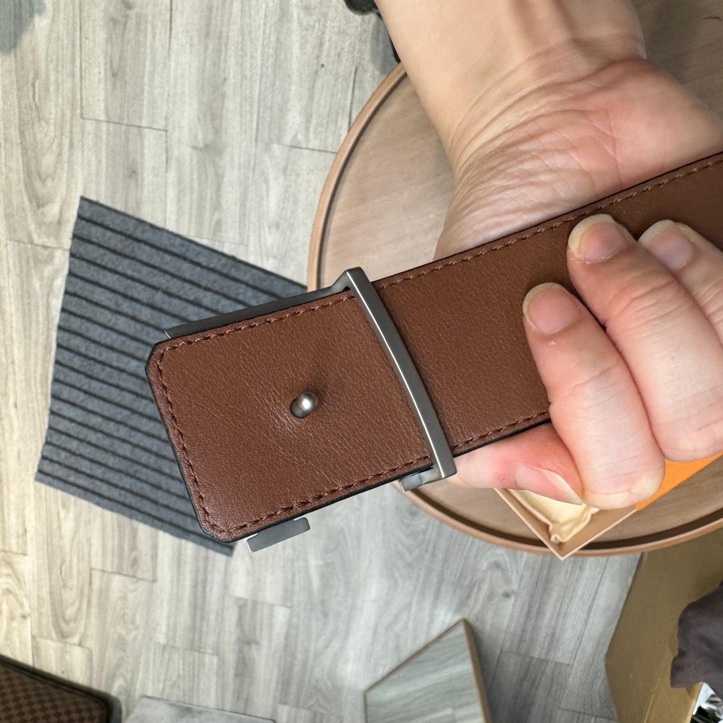 LV 男裝皮帶 有盒、塵袋