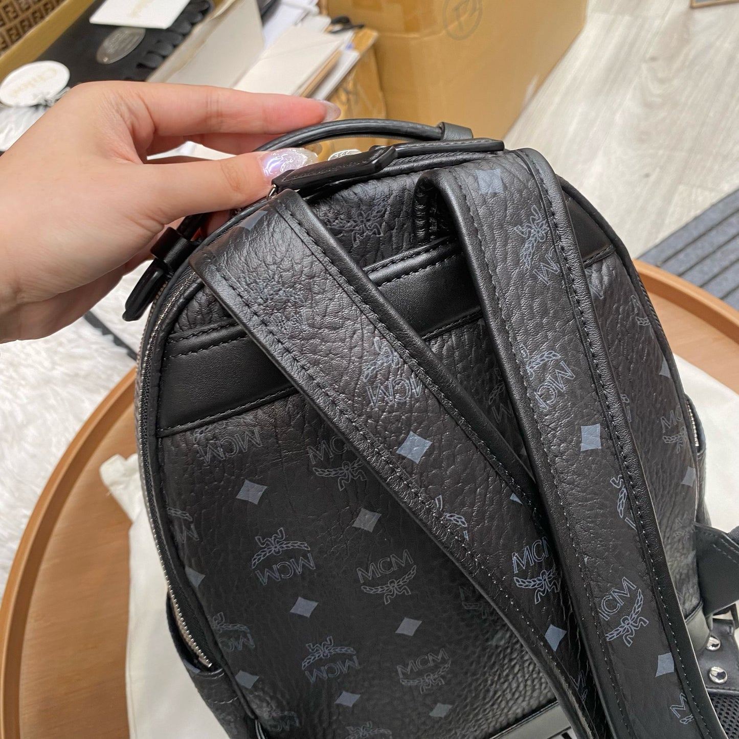 MCM黑色背囊 有塵袋