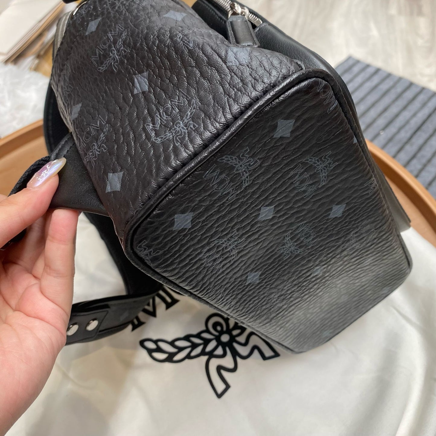 MCM黑色背囊 有塵袋