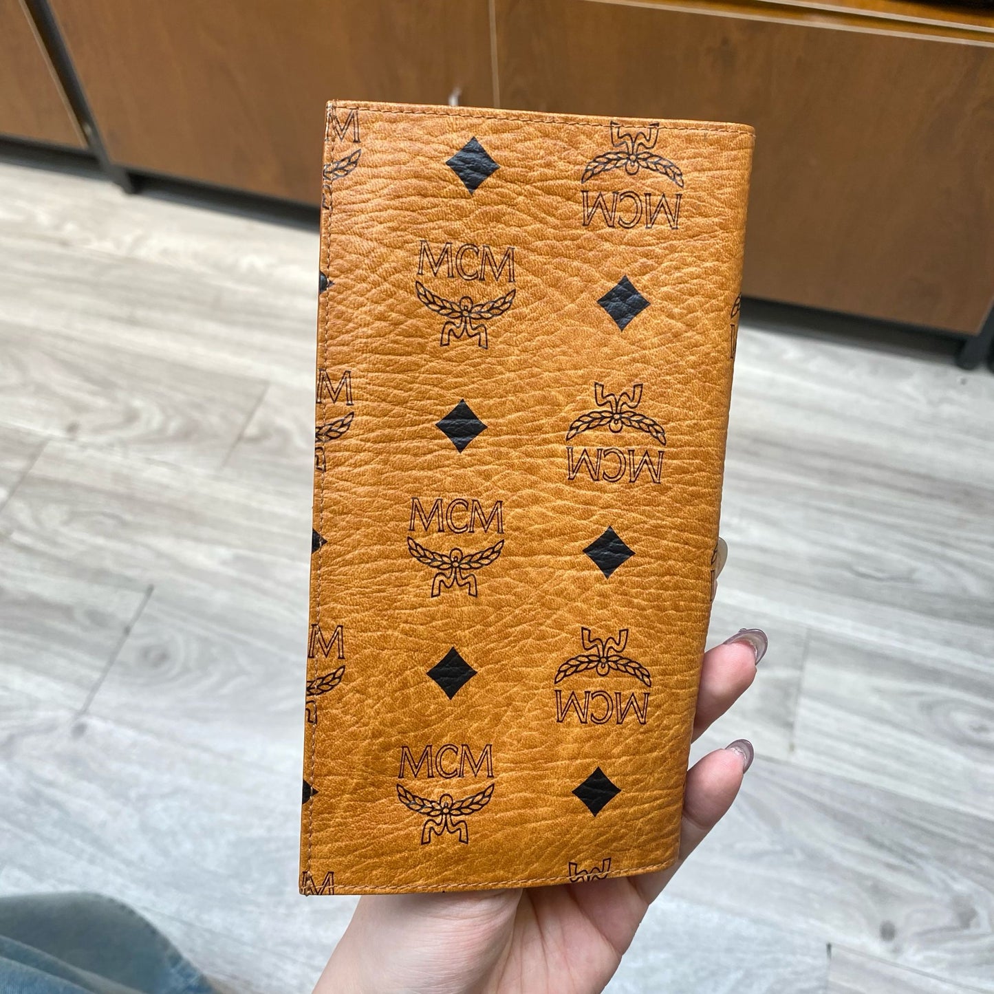 MCM 長銀包