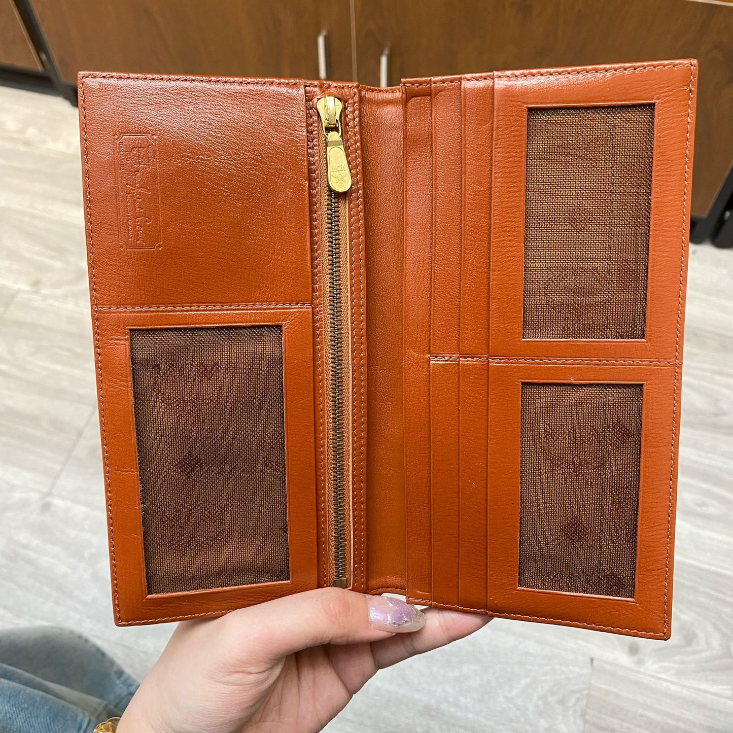 MCM 長銀包
