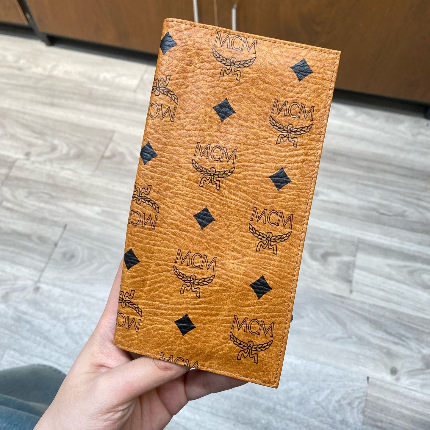 MCM 長銀包