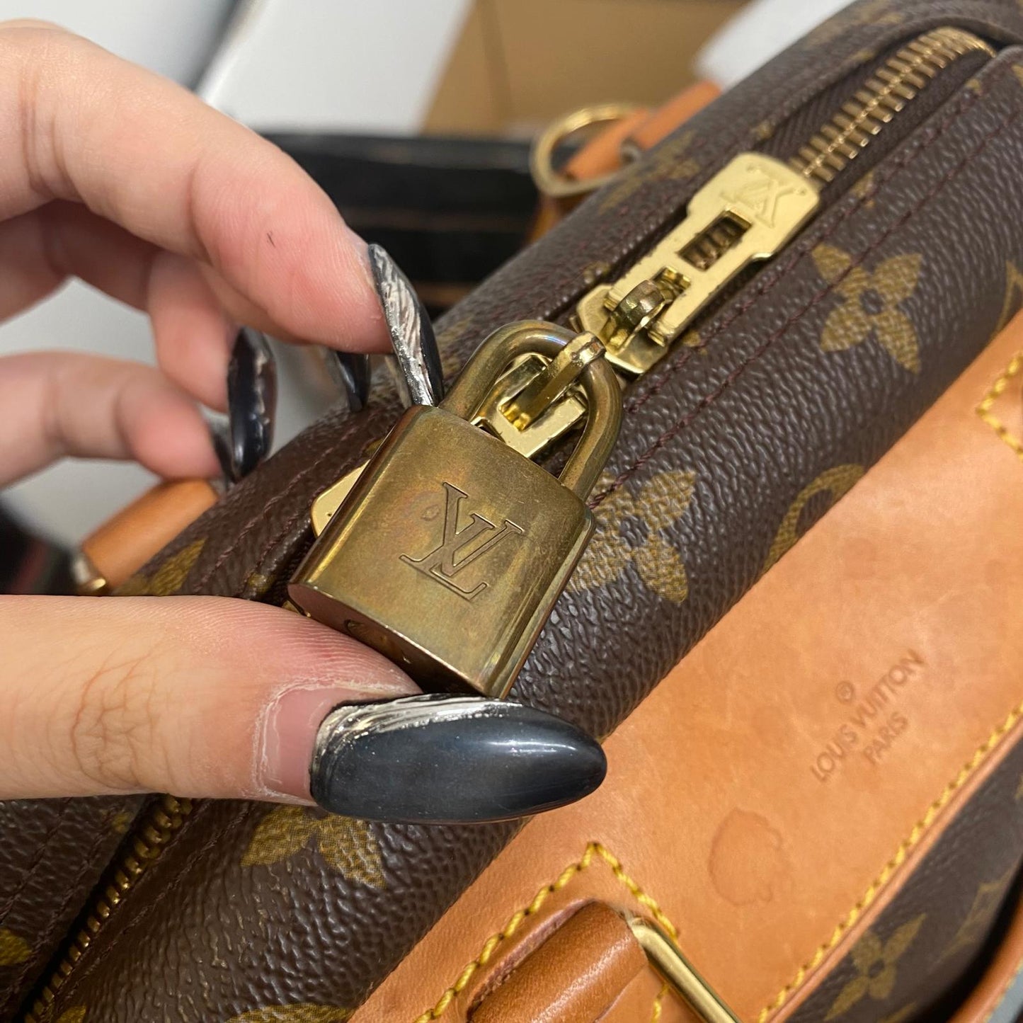LV Deauville 有塵袋