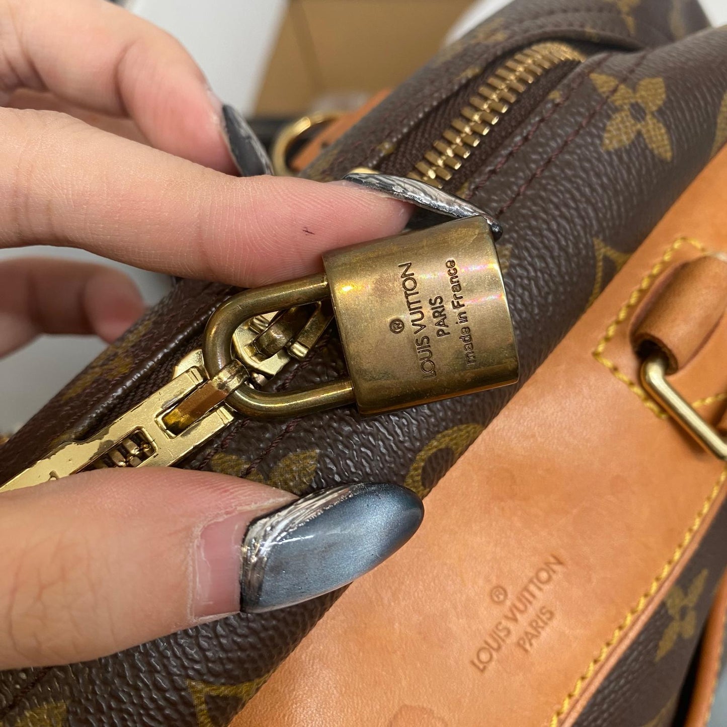 LV Deauville 有塵袋