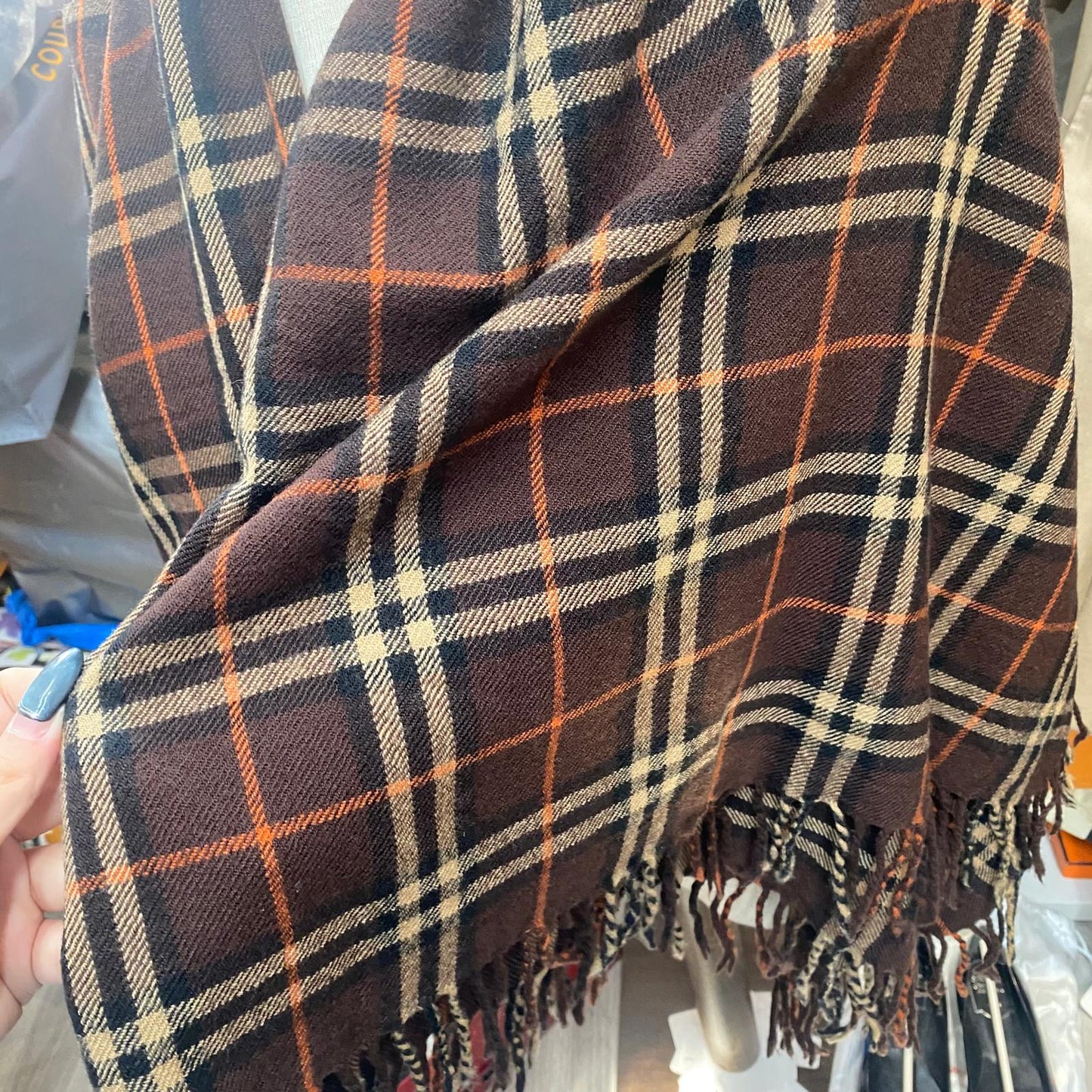 Burberry啡色大披肩