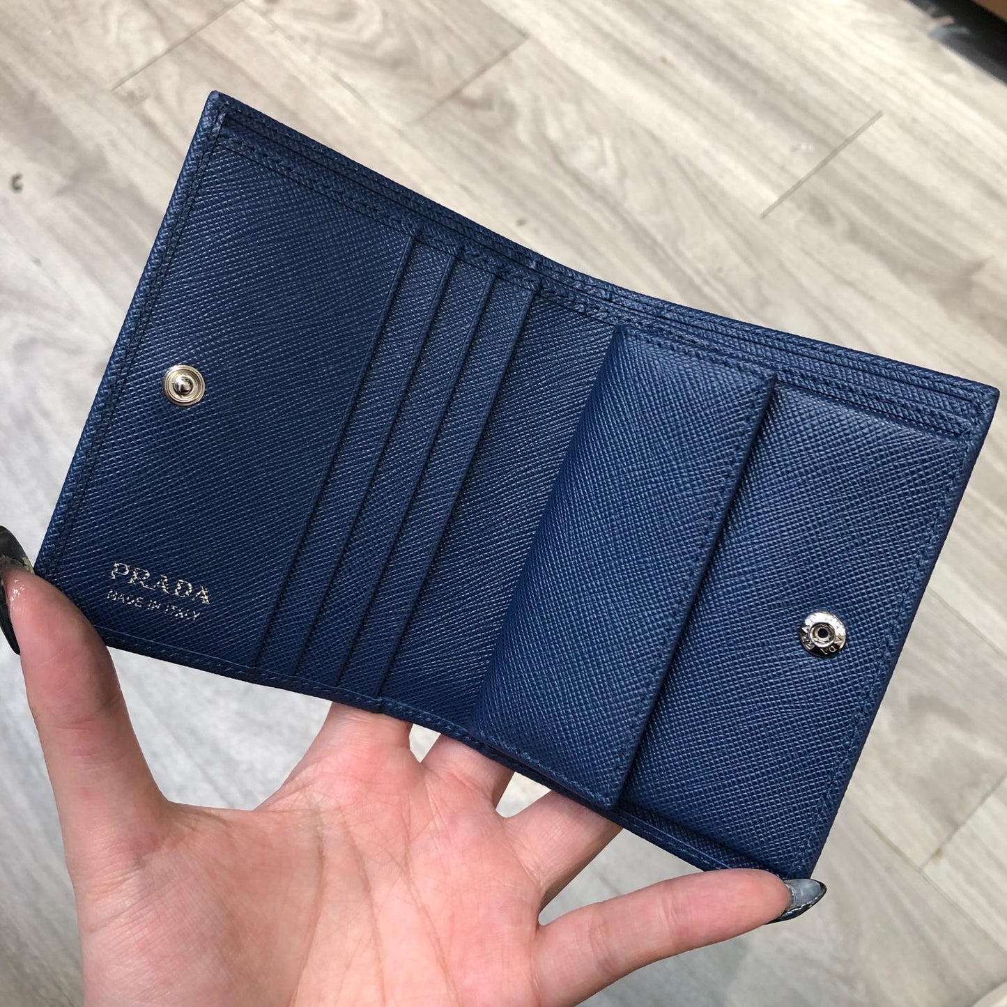PRADA 藍色銀包 有盒 未使用品