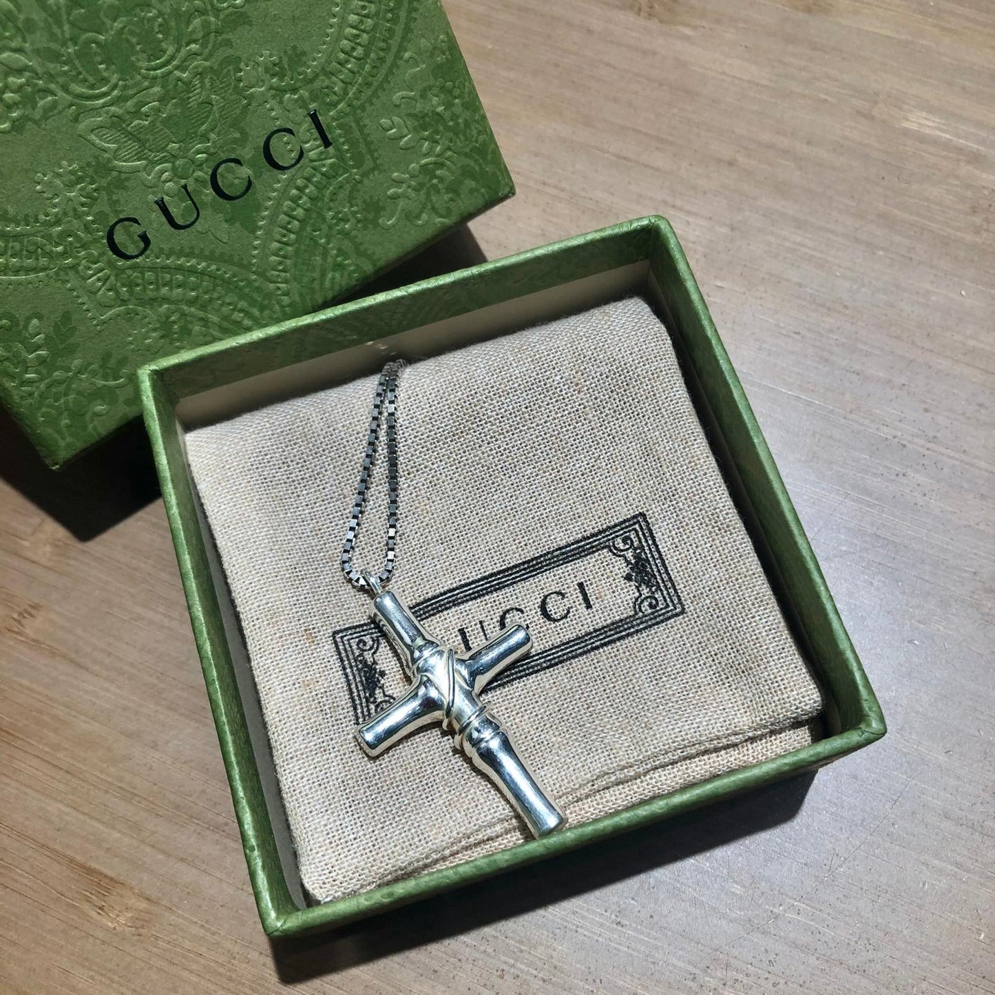 Gucci十字架頸鏈 有盒有塵袋
