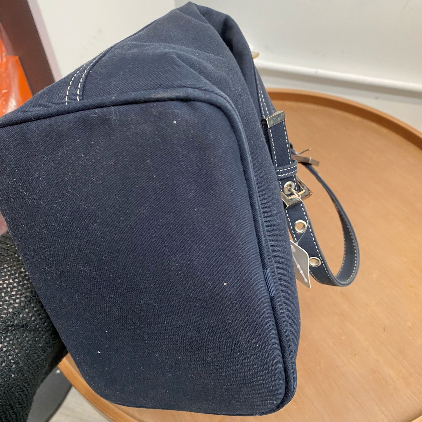 FENDI 琺瑯扣牛仔牛角腋下袋