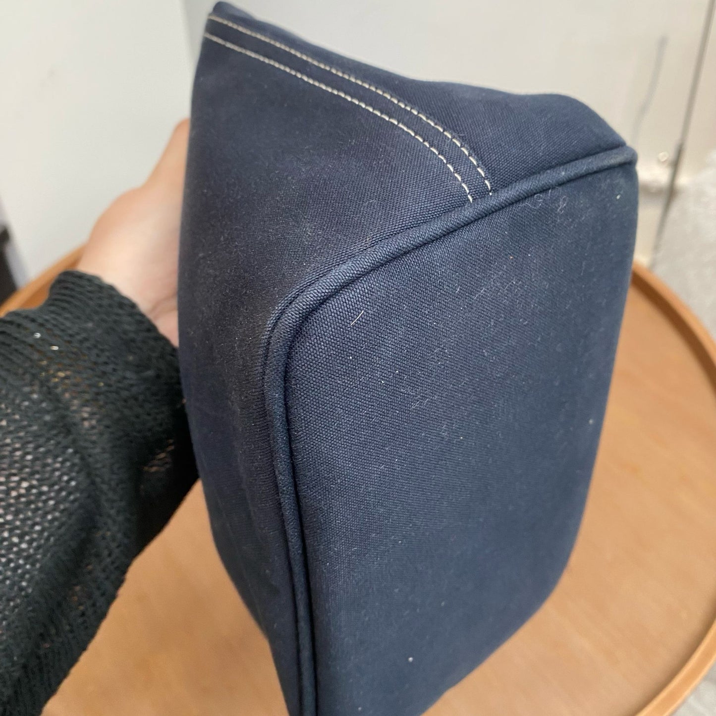 FENDI 琺瑯扣牛仔牛角腋下袋