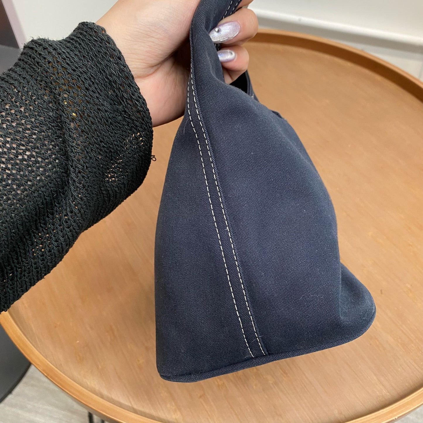 FENDI 琺瑯扣牛仔牛角腋下袋