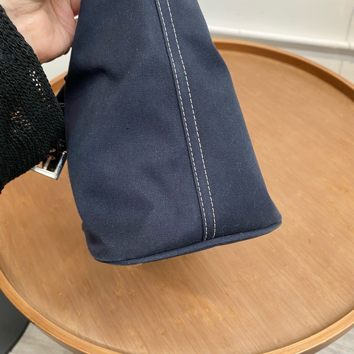 FENDI 琺瑯扣牛仔牛角腋下袋