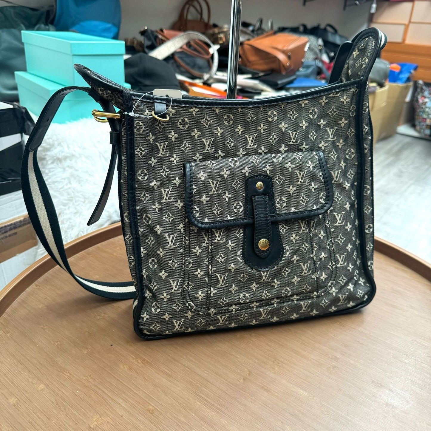 LV 牛仔斜孭袋