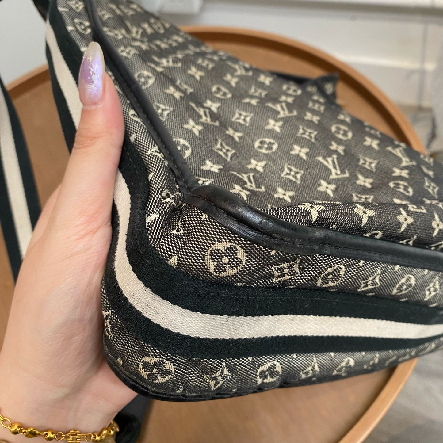 LV 牛仔斜孭袋