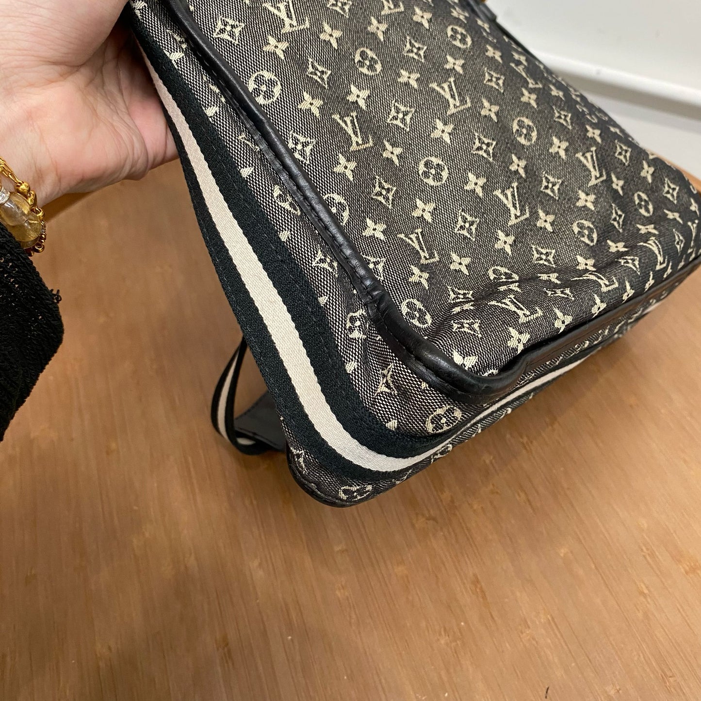 LV 牛仔斜孭袋