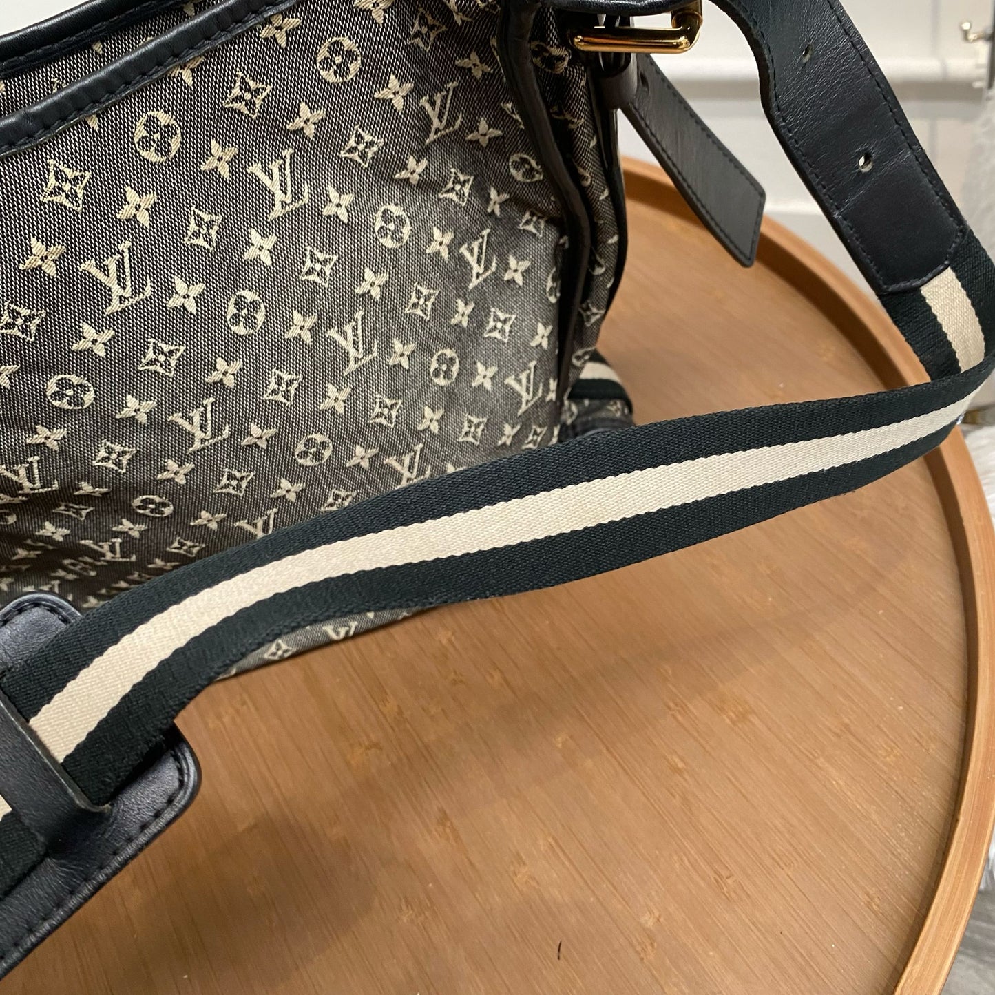 LV 牛仔斜孭袋