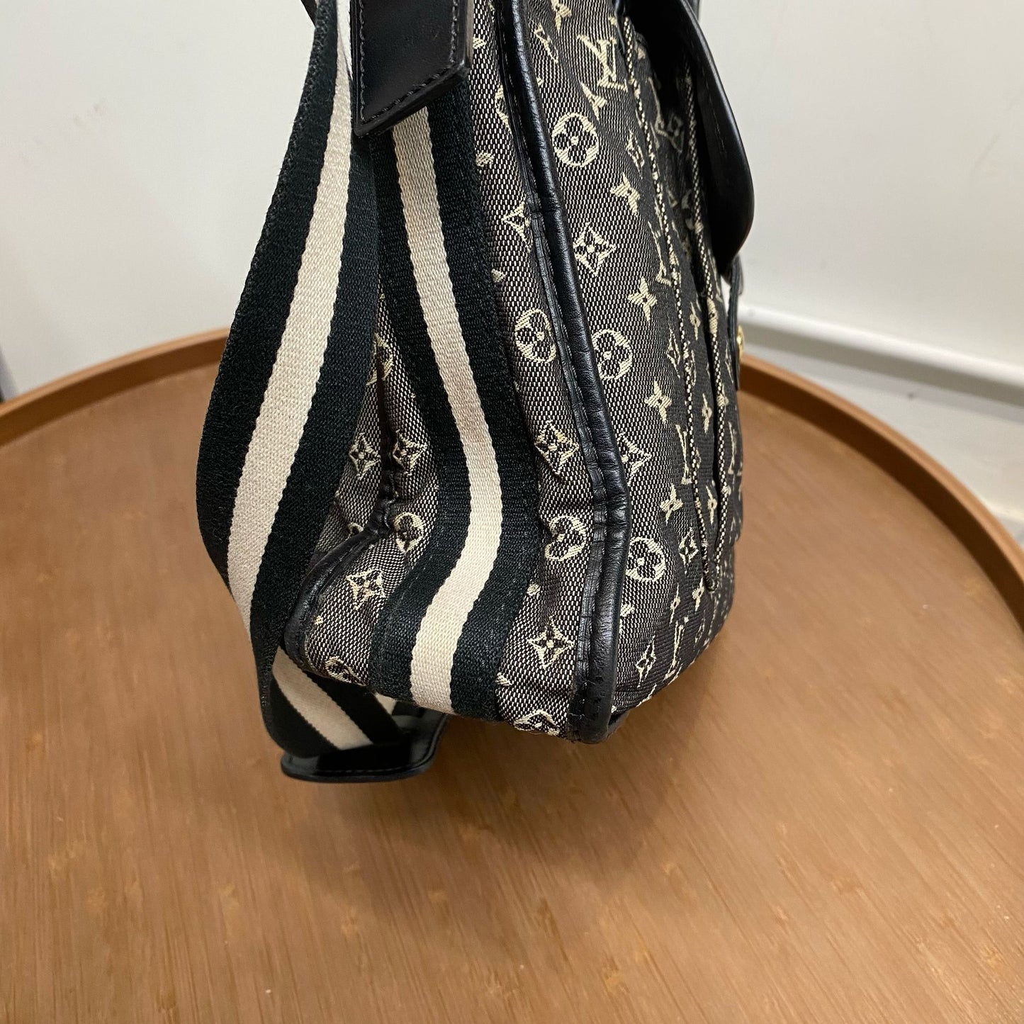 LV 牛仔斜孭袋