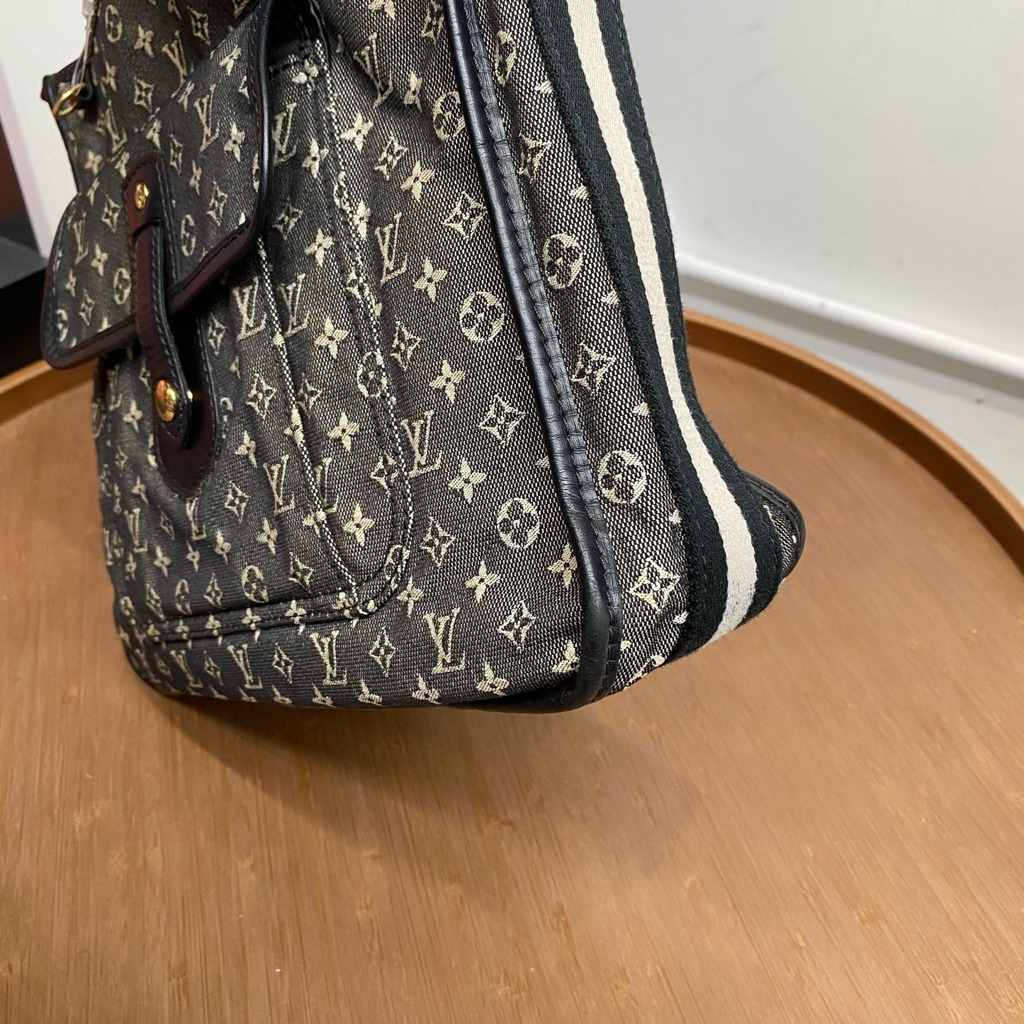 LV 牛仔斜孭袋