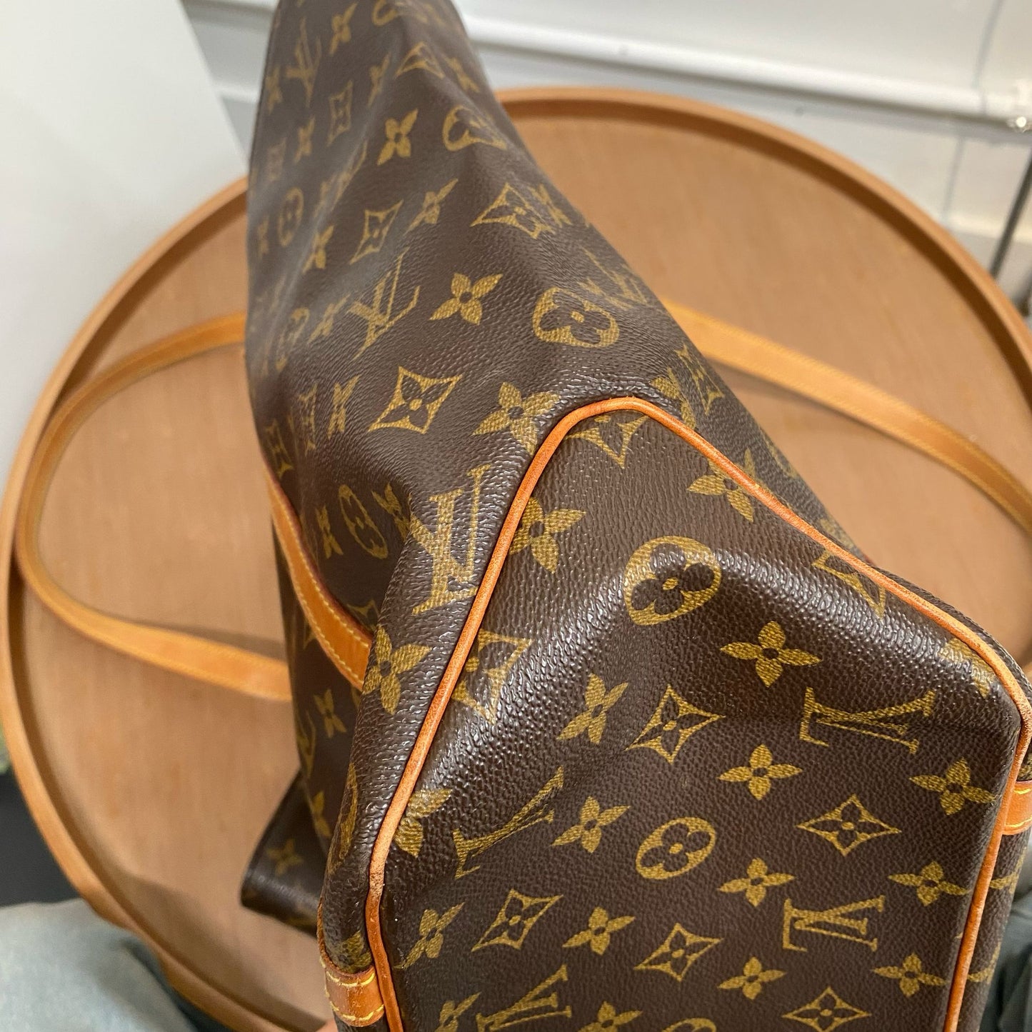 LV TOTE
