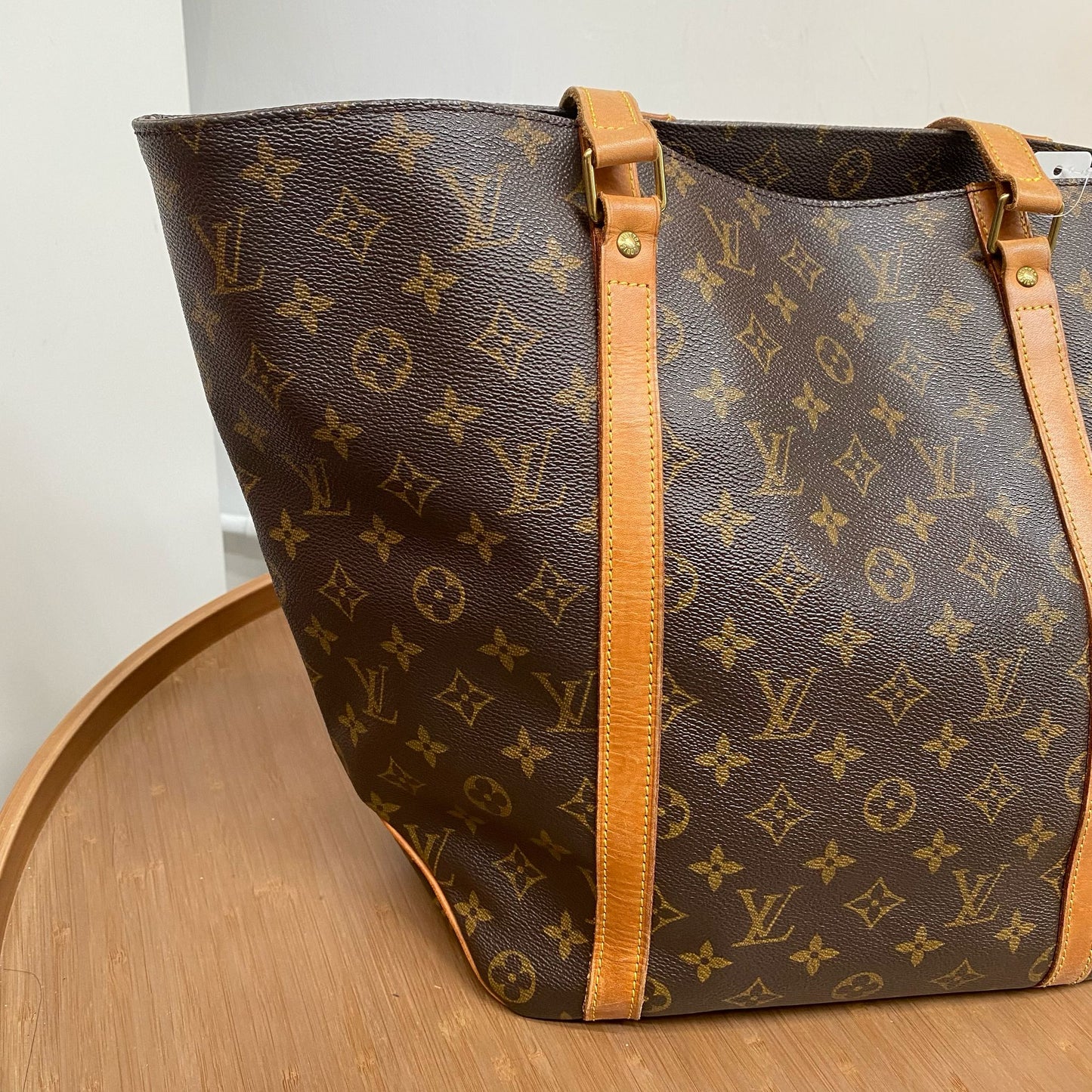 LV TOTE