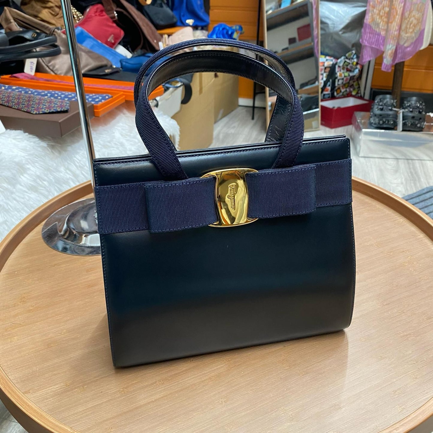Ferragamo深藍袋