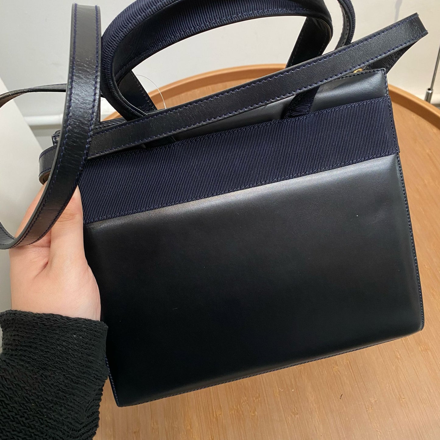 Ferragamo深藍袋