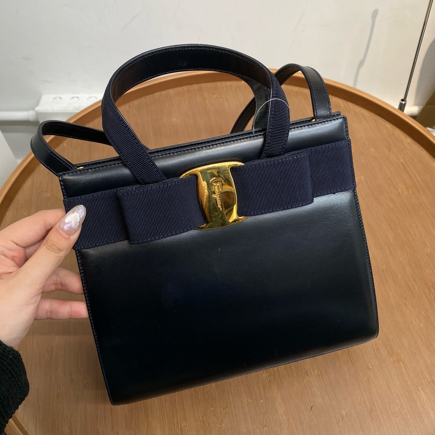 Ferragamo深藍袋
