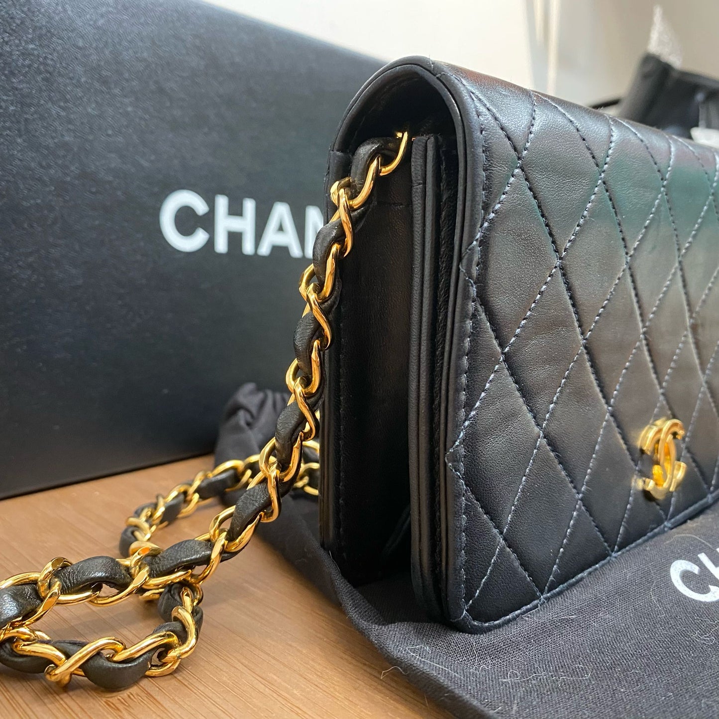 Chanel 小包包 有卡，貼，塵，盒