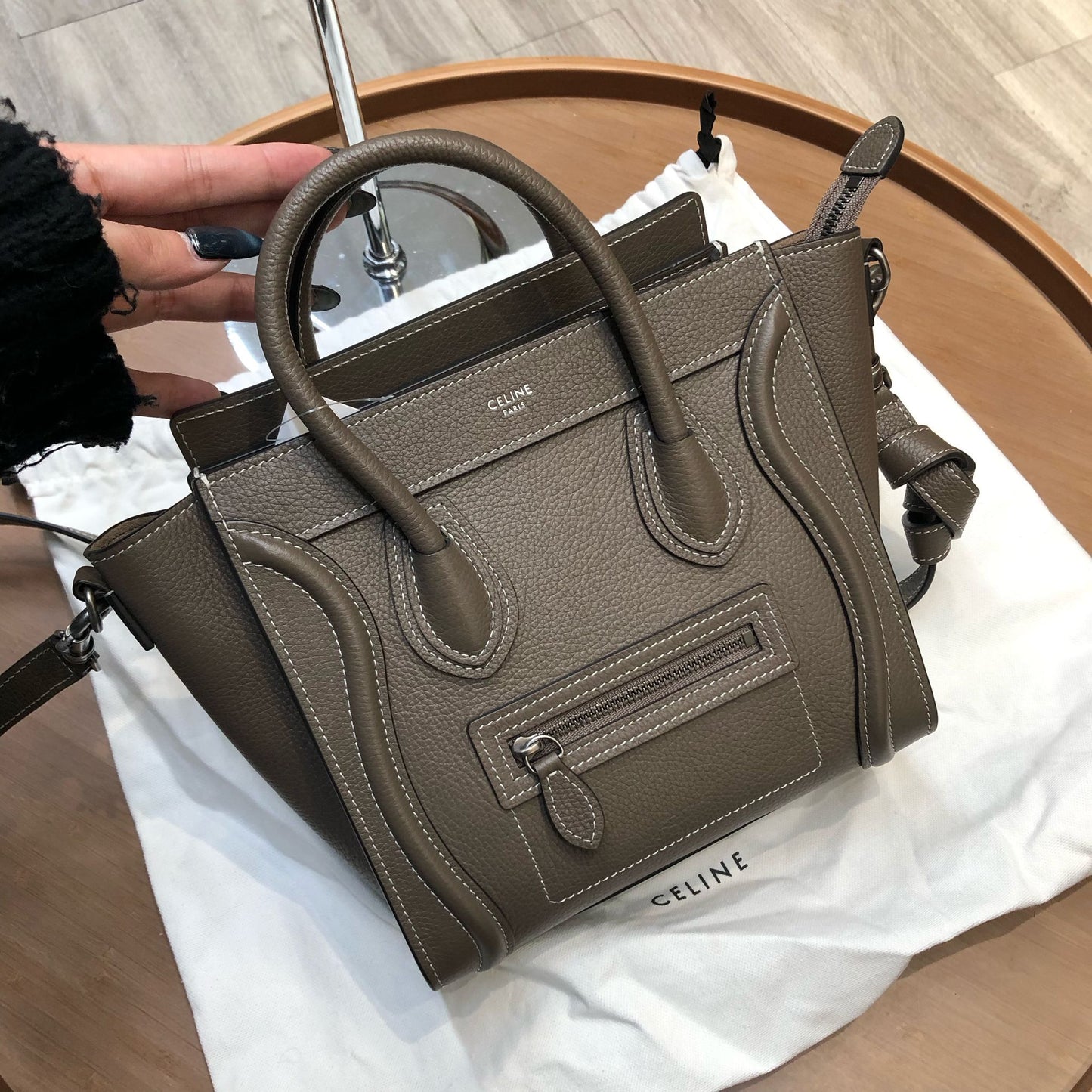Celine Nano Luggage 有塵袋