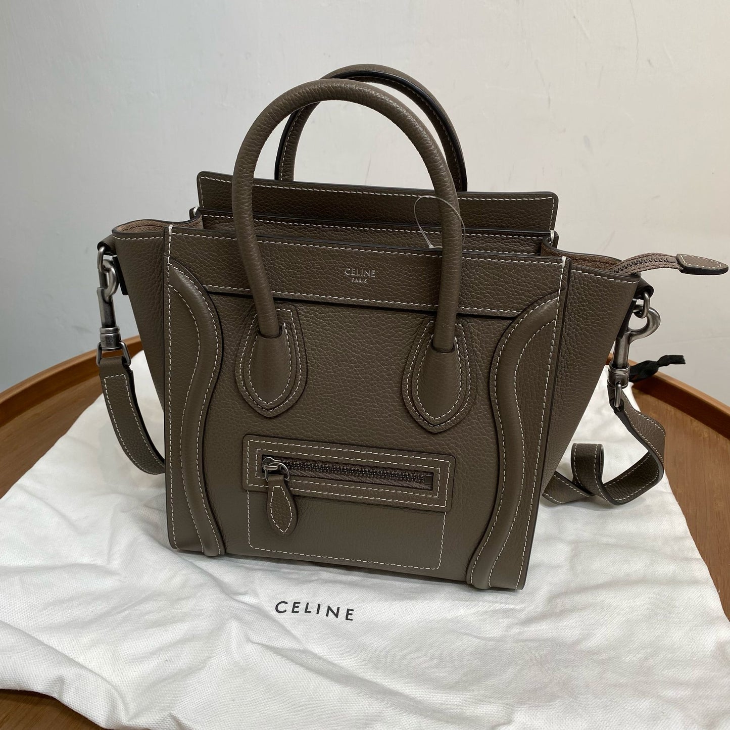 Celine Nano Luggage 有塵袋
