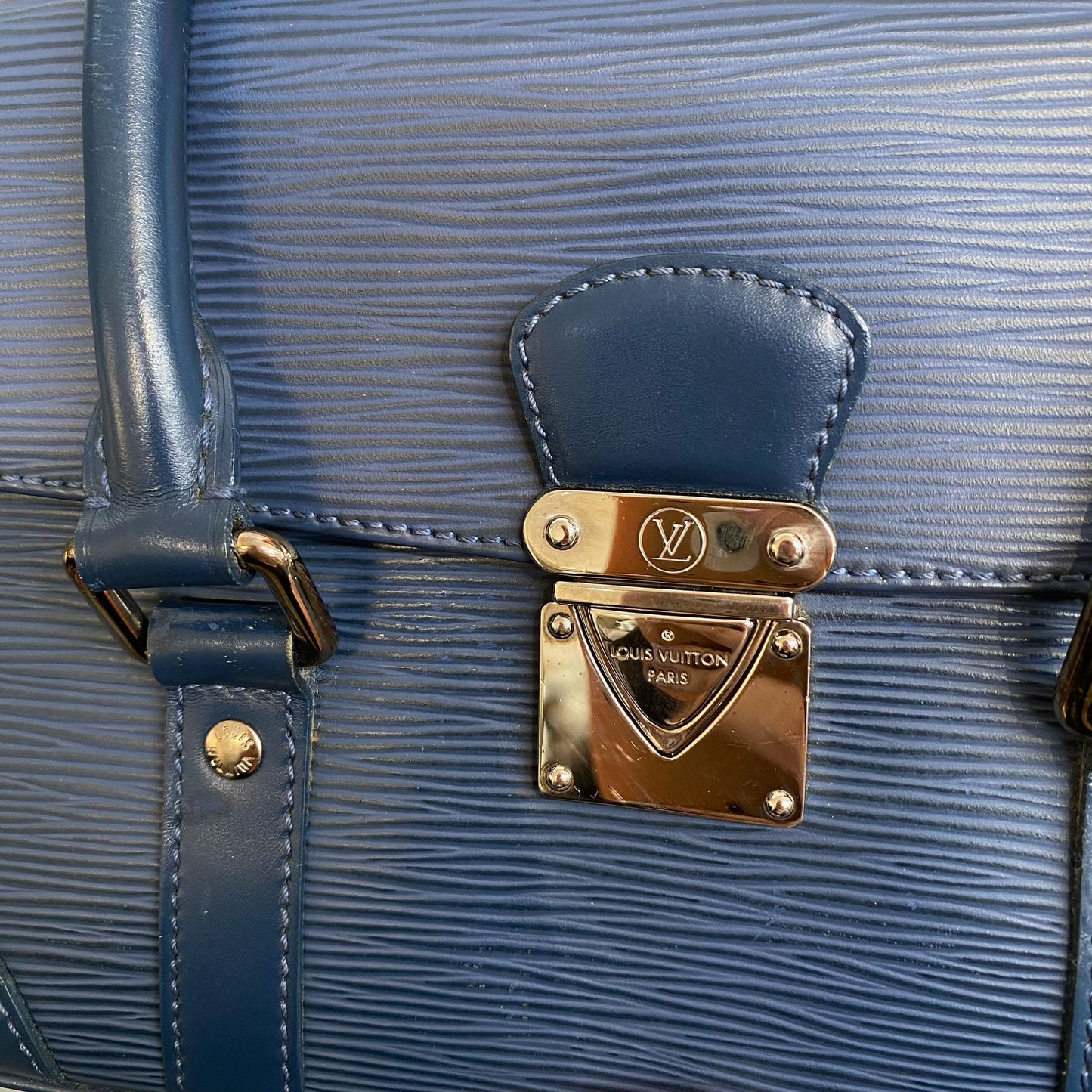 LV Segur PM M5882G 藍色手挽袋